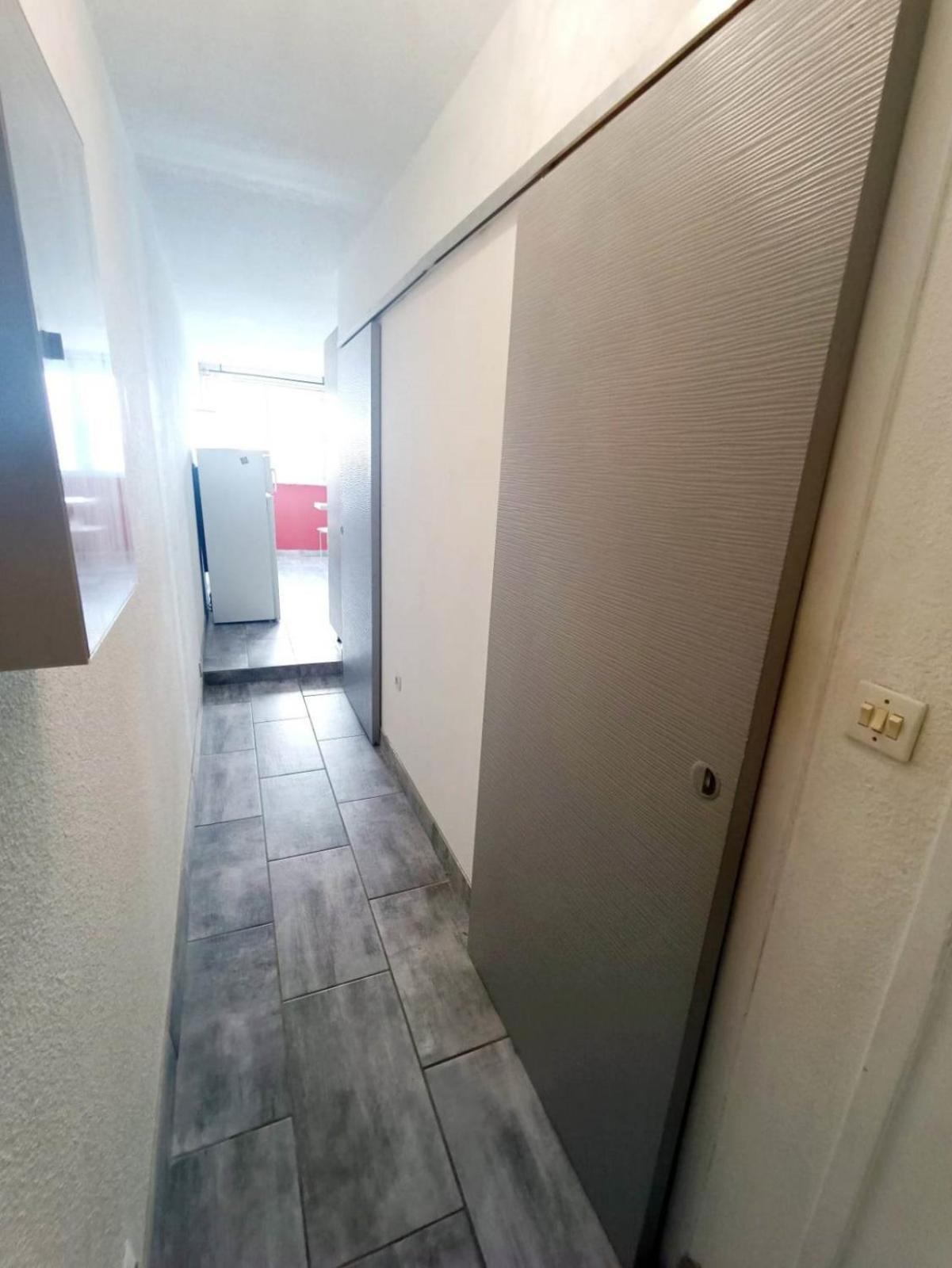Charmant Appartement Sur La Marina Ле Баркарес Экстерьер фото